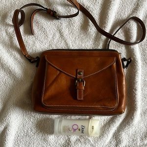 Patricia Nash crossbody or shoulder bag with adjustable strap.  Excellent shape.